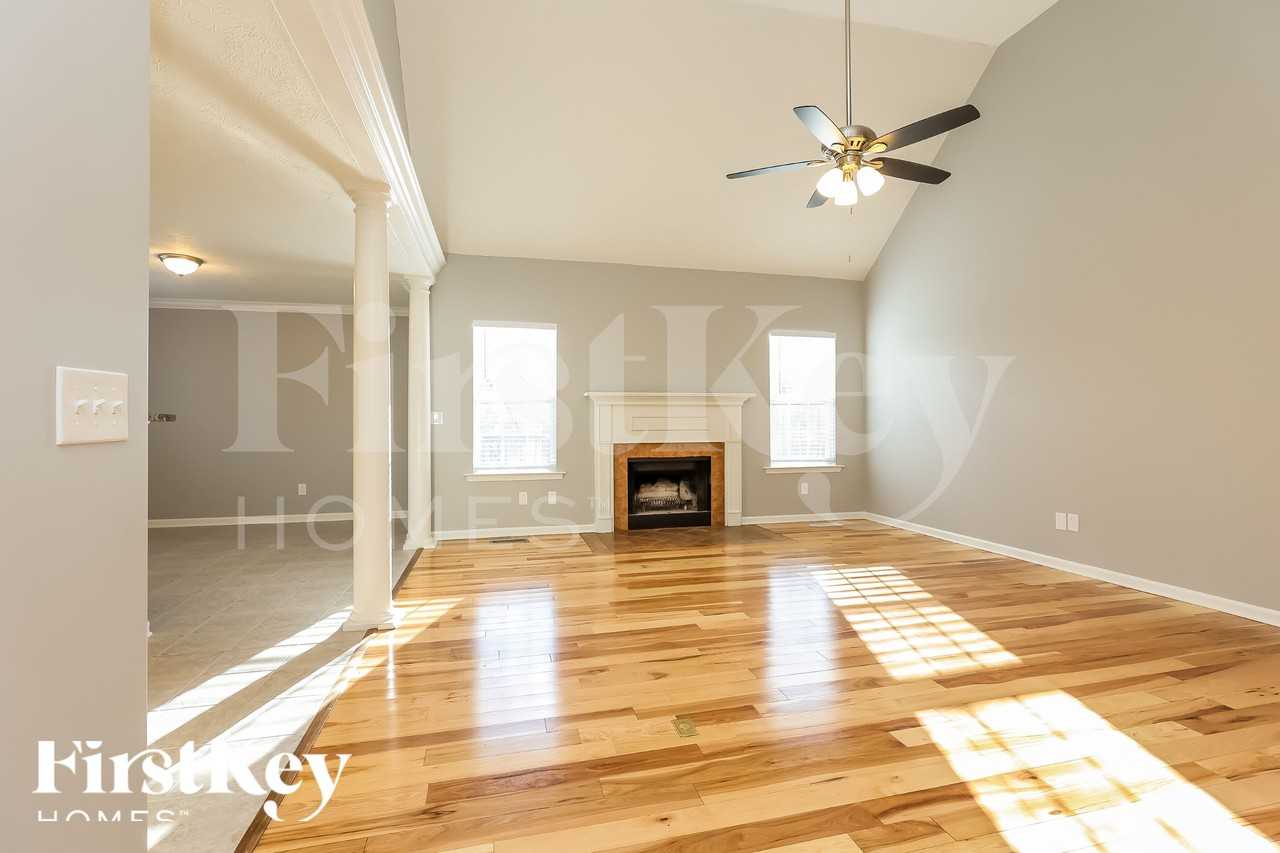 1270 Chapmans Retreat Dr - Photo 4 of 18