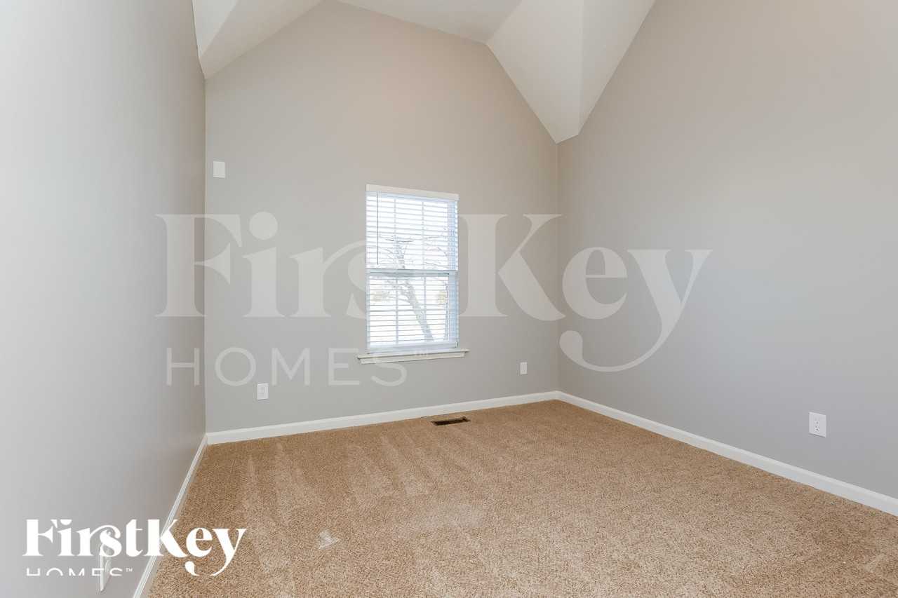 1270 Chapmans Retreat Dr - Photo 7 of 18