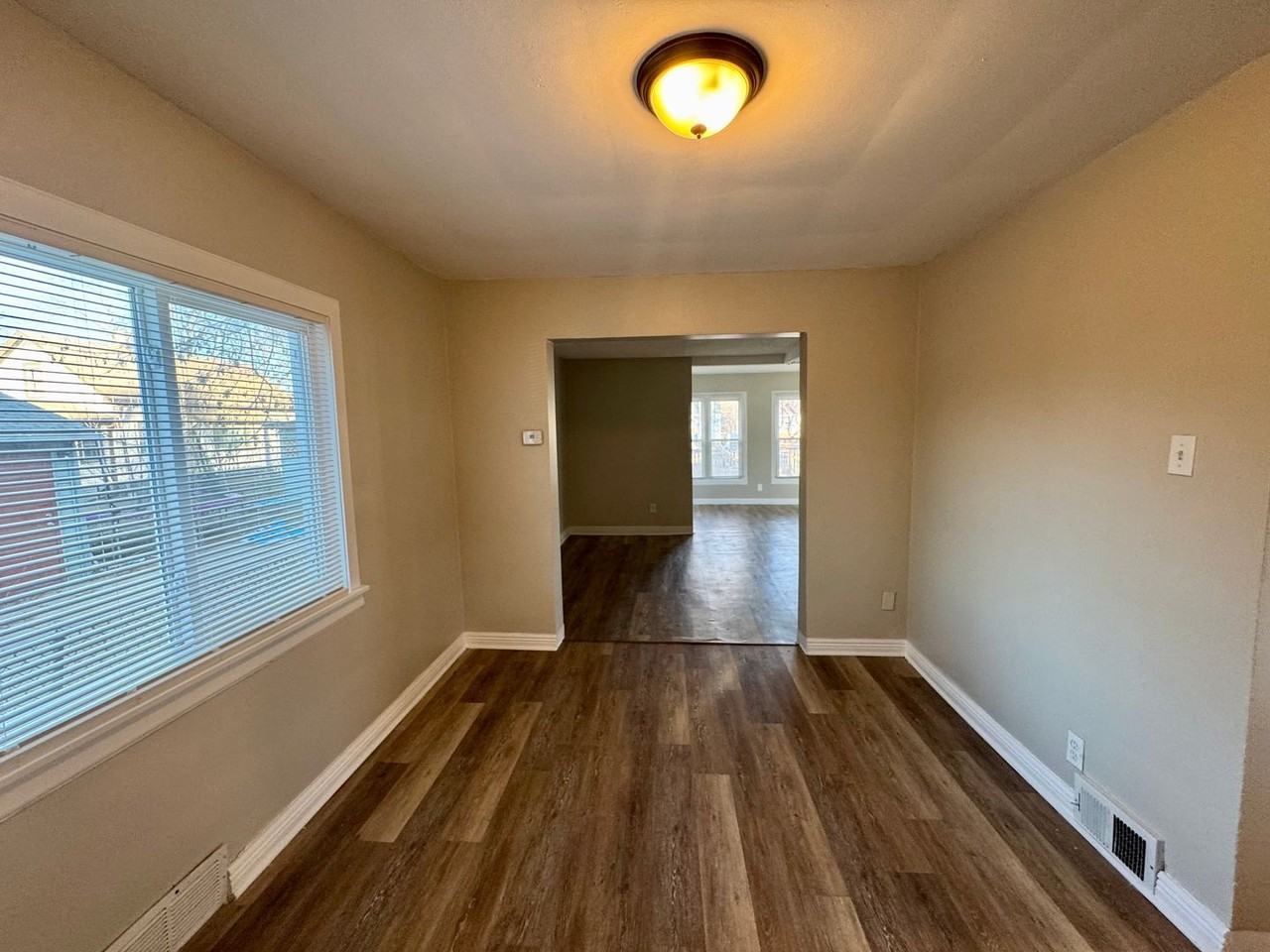 5723 N 38th St - Photo 7 of 27