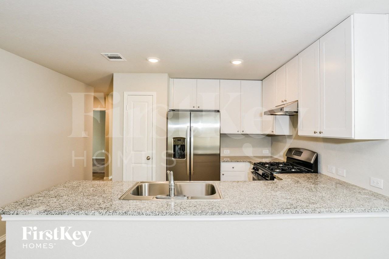 14942 Watson Ml - Photo 4 of 15