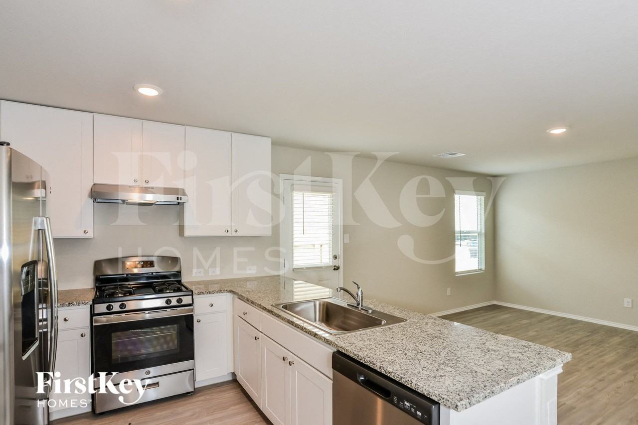 14942 Watson Ml - Photo 5 of 15