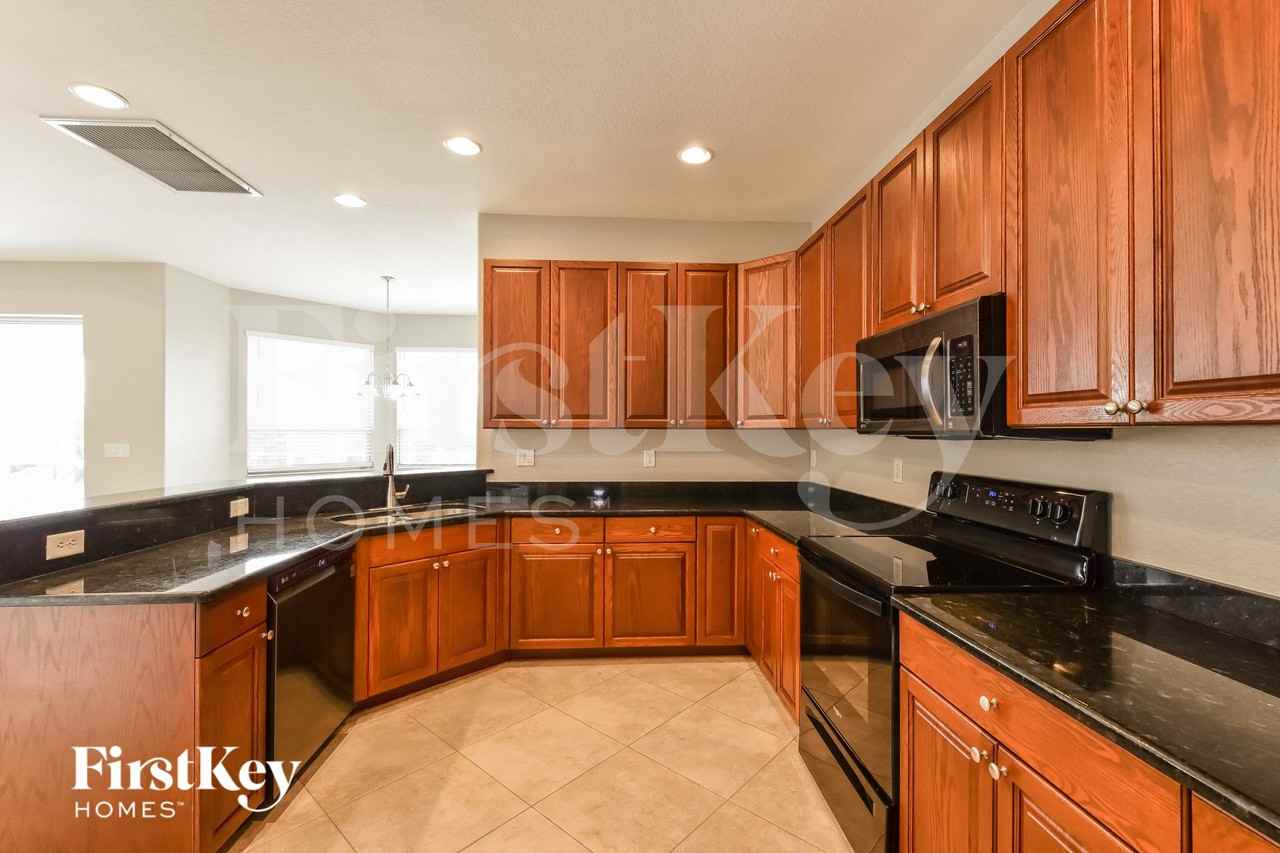 2478 Nw 9th Ter - Photo 5 of 15