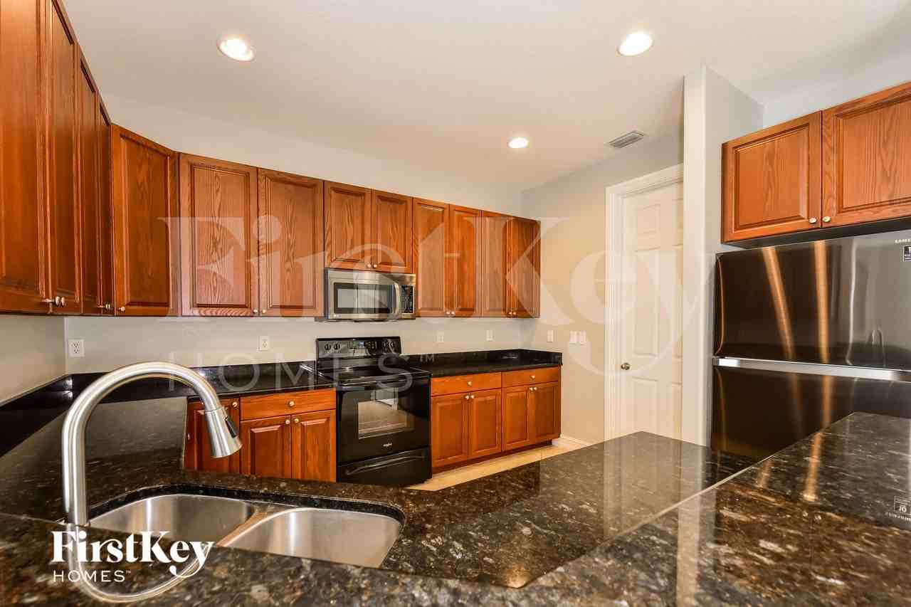 2478 Nw 9th Ter - Photo 6 of 15