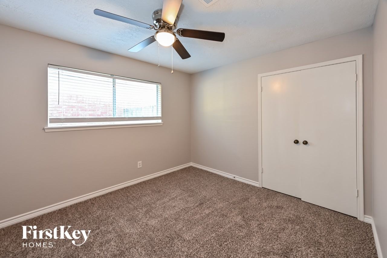 11907 Cedarcliff Dr - Photo 7 of 15