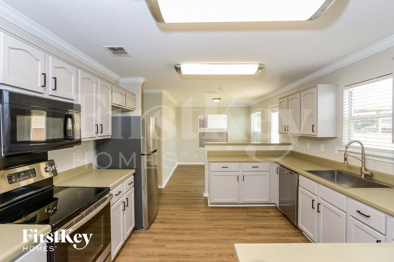 10106 Caspian Ledge - Photo 5 of 15