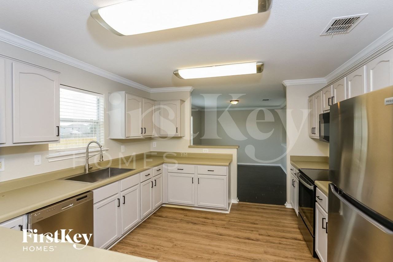 10106 Caspian Ledge - Photo 6 of 15