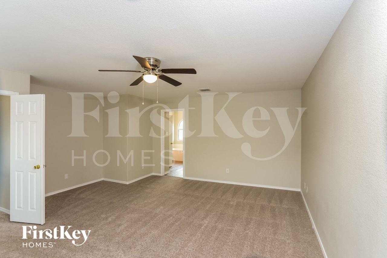 10106 Caspian Ledge - Photo 7 of 15