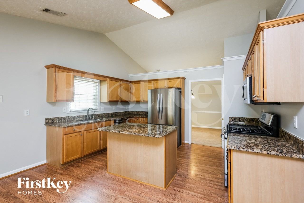 1893 Brittlebank Ln - Photo 6 of 15