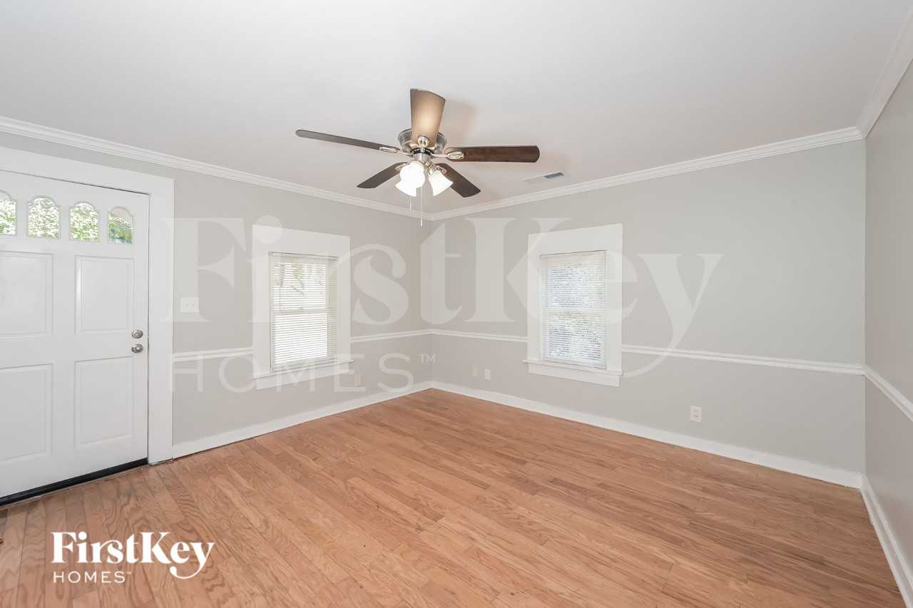 5217 Central Dr - Photo 4 of 20