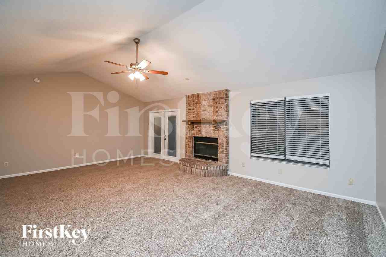 3093 Marrano Dr - Photo 4 of 15