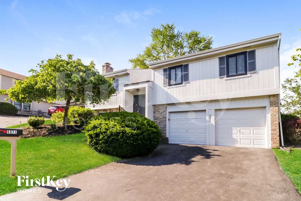 5571 Creekwood Cir - Photo 2 of 15