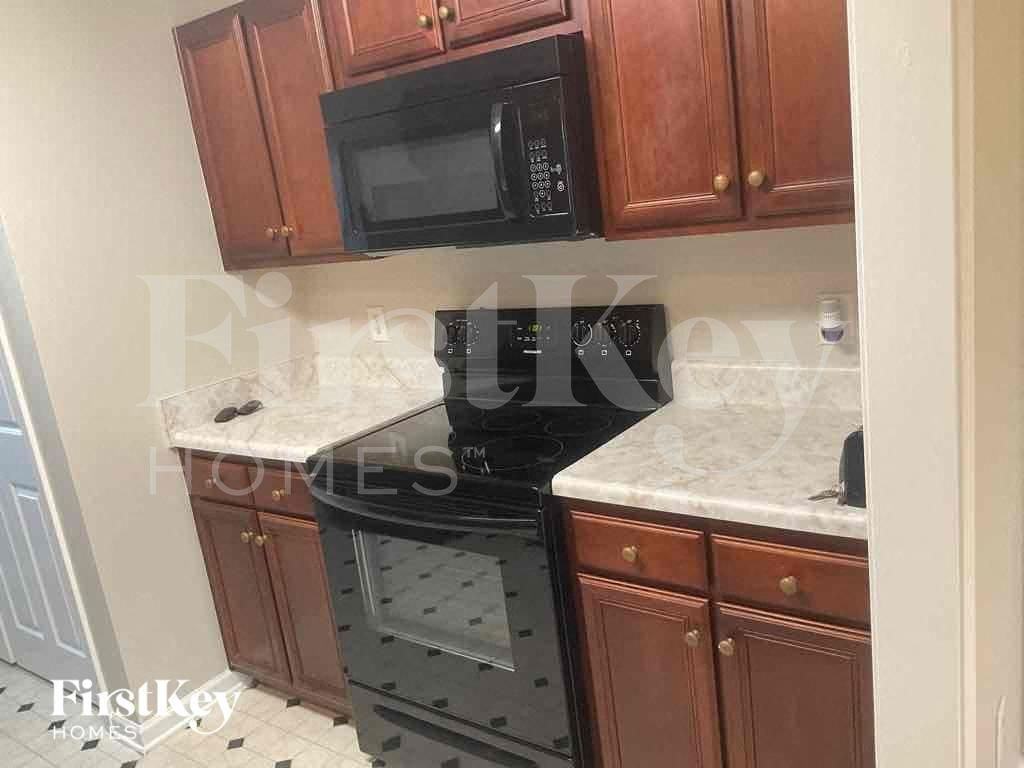 1104 Wesson Ct - Photo 3 of 13