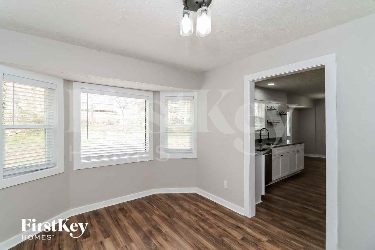 1399 Ashbrook Dr - Photo 4 of 15