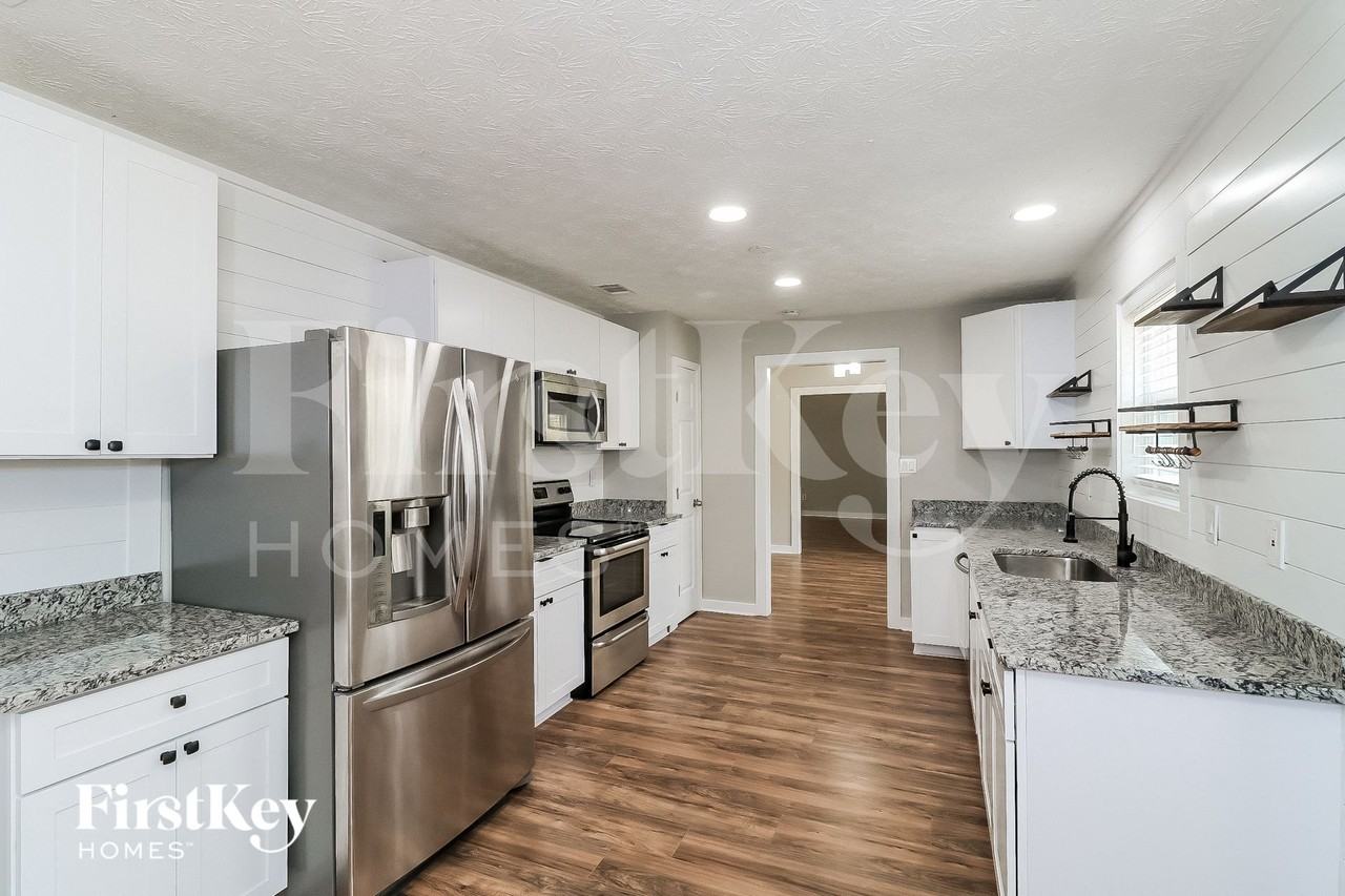 1399 Ashbrook Dr - Photo 7 of 15