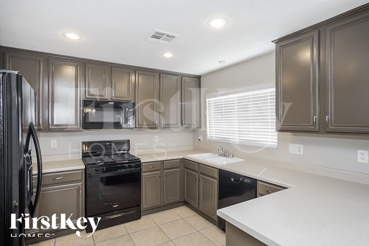 6235 Lone Cypress Ct - Photo 6 of 18