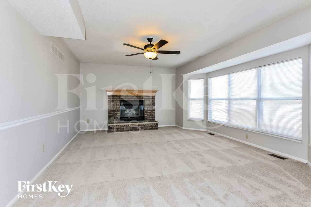 2322 Marbury Way - Photo 3 of 15