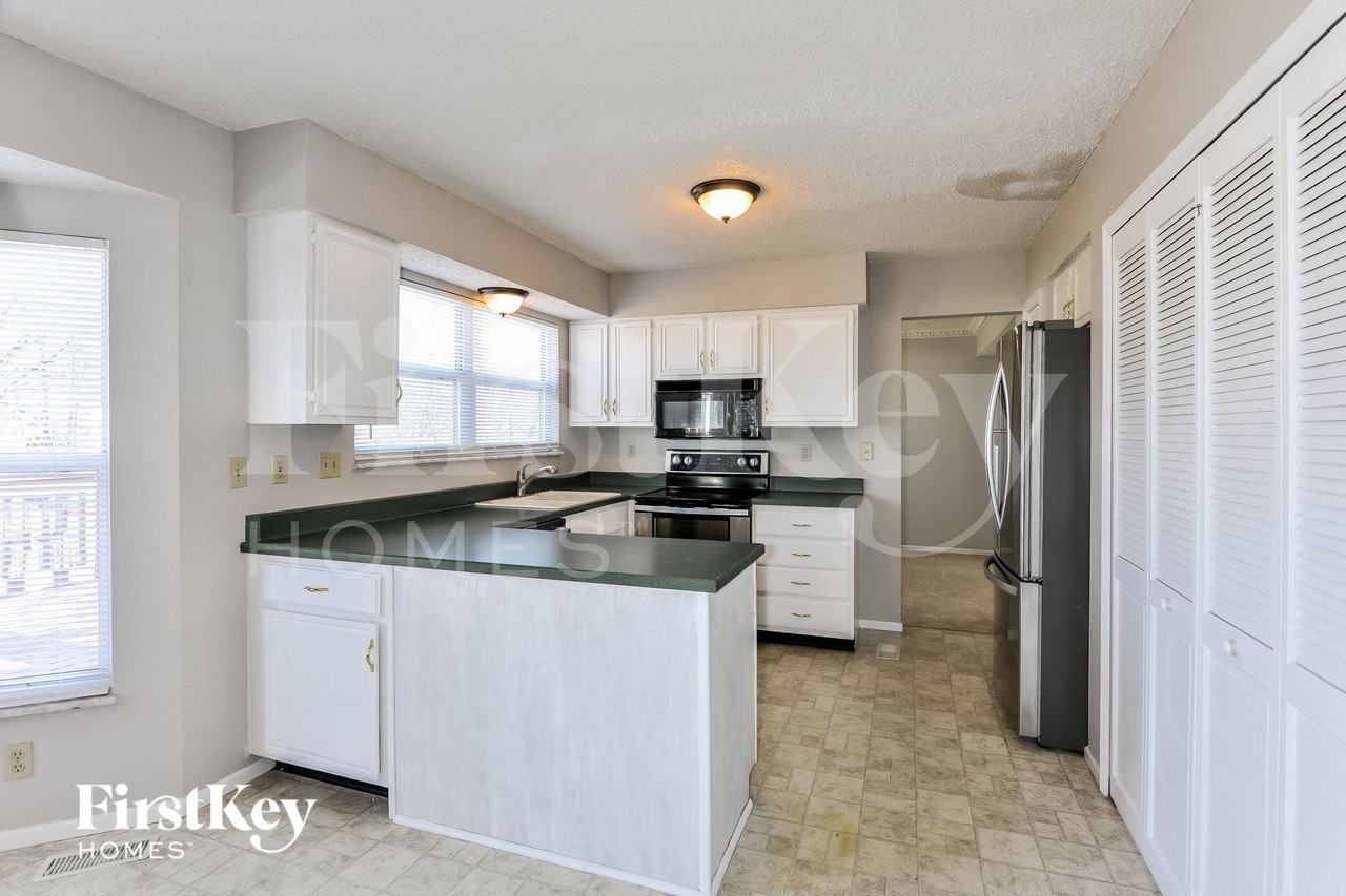 2322 Marbury Way - Photo 6 of 15