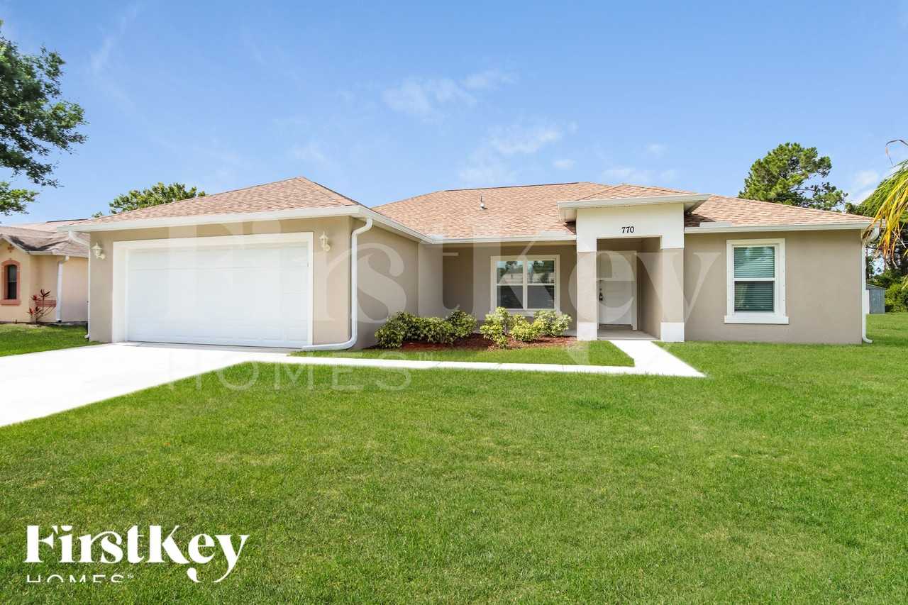 770 Grandeur St Se - Photo 2 of 18