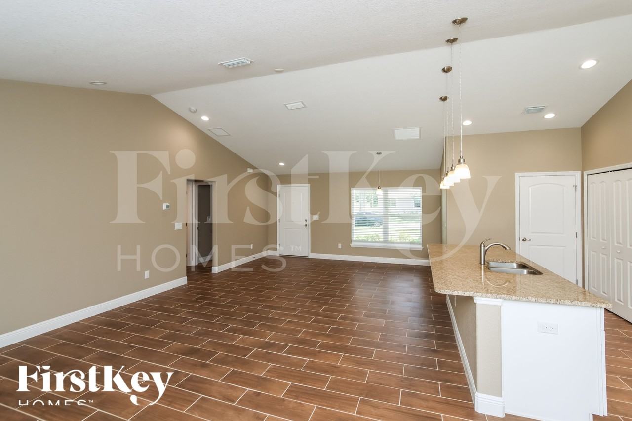 770 Grandeur St Se - Photo 5 of 18