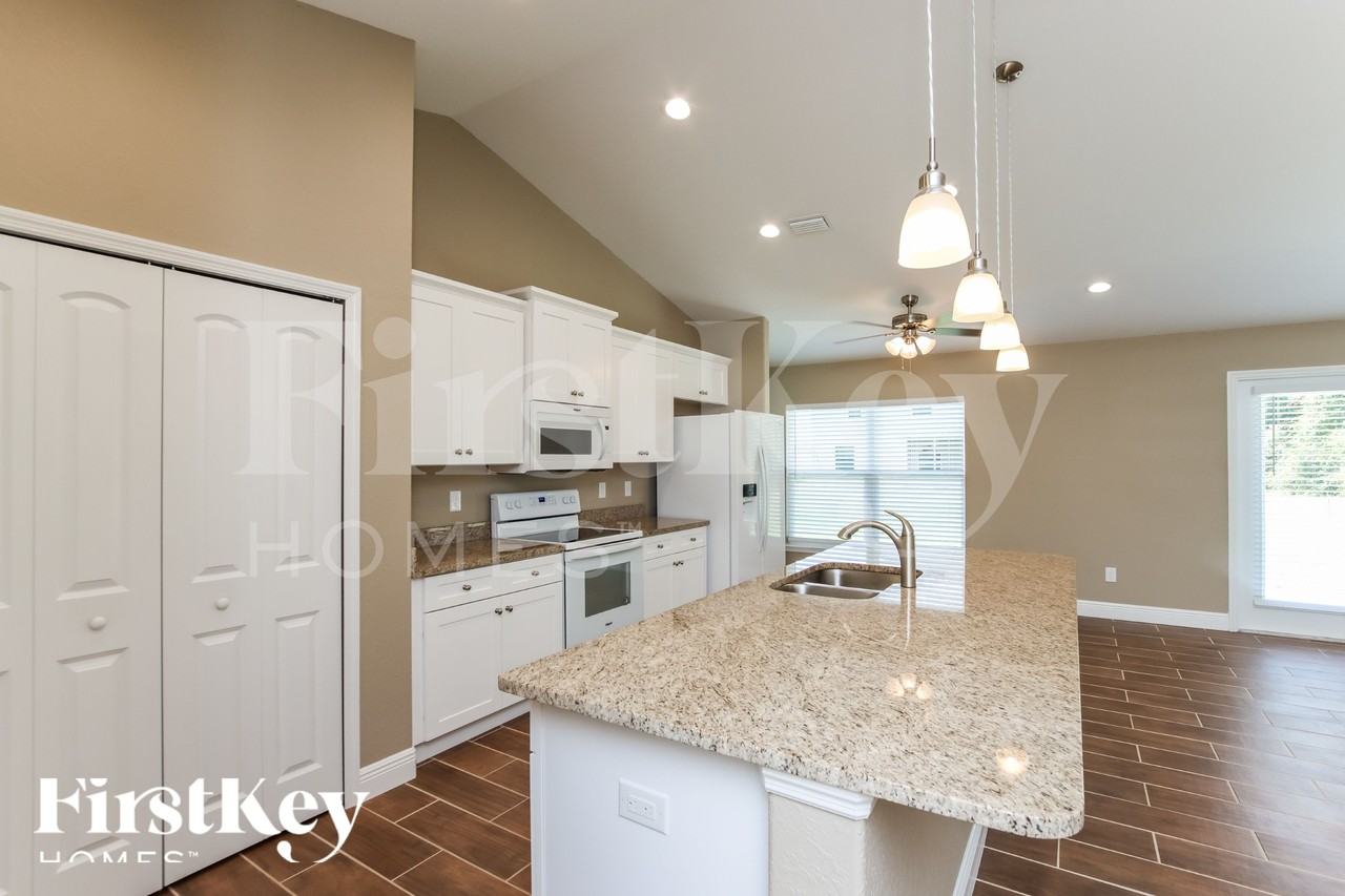 770 Grandeur St Se - Photo 7 of 18