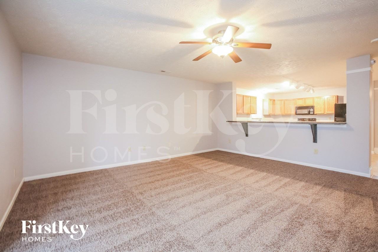 8460 Templederry Dr - Photo 3 of 15