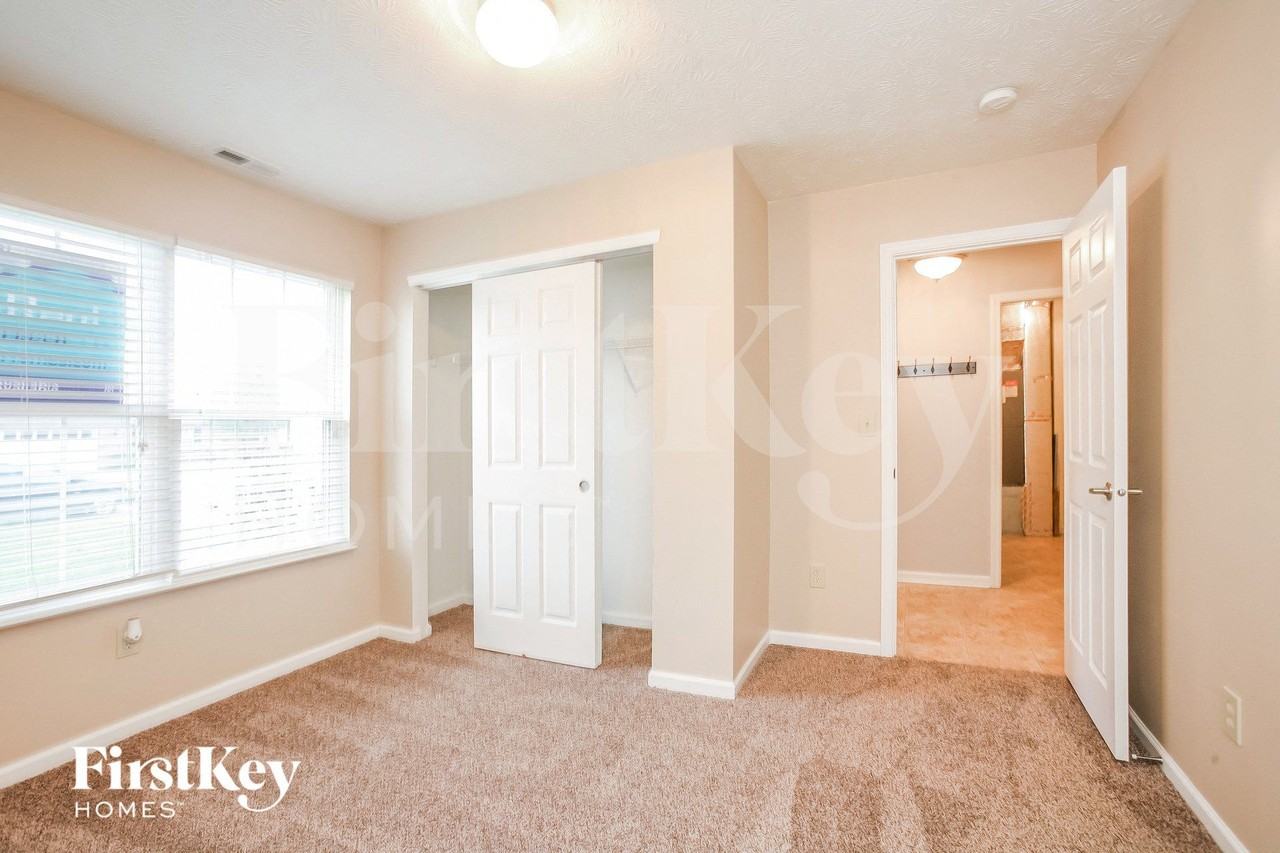 8460 Templederry Dr - Photo 4 of 15