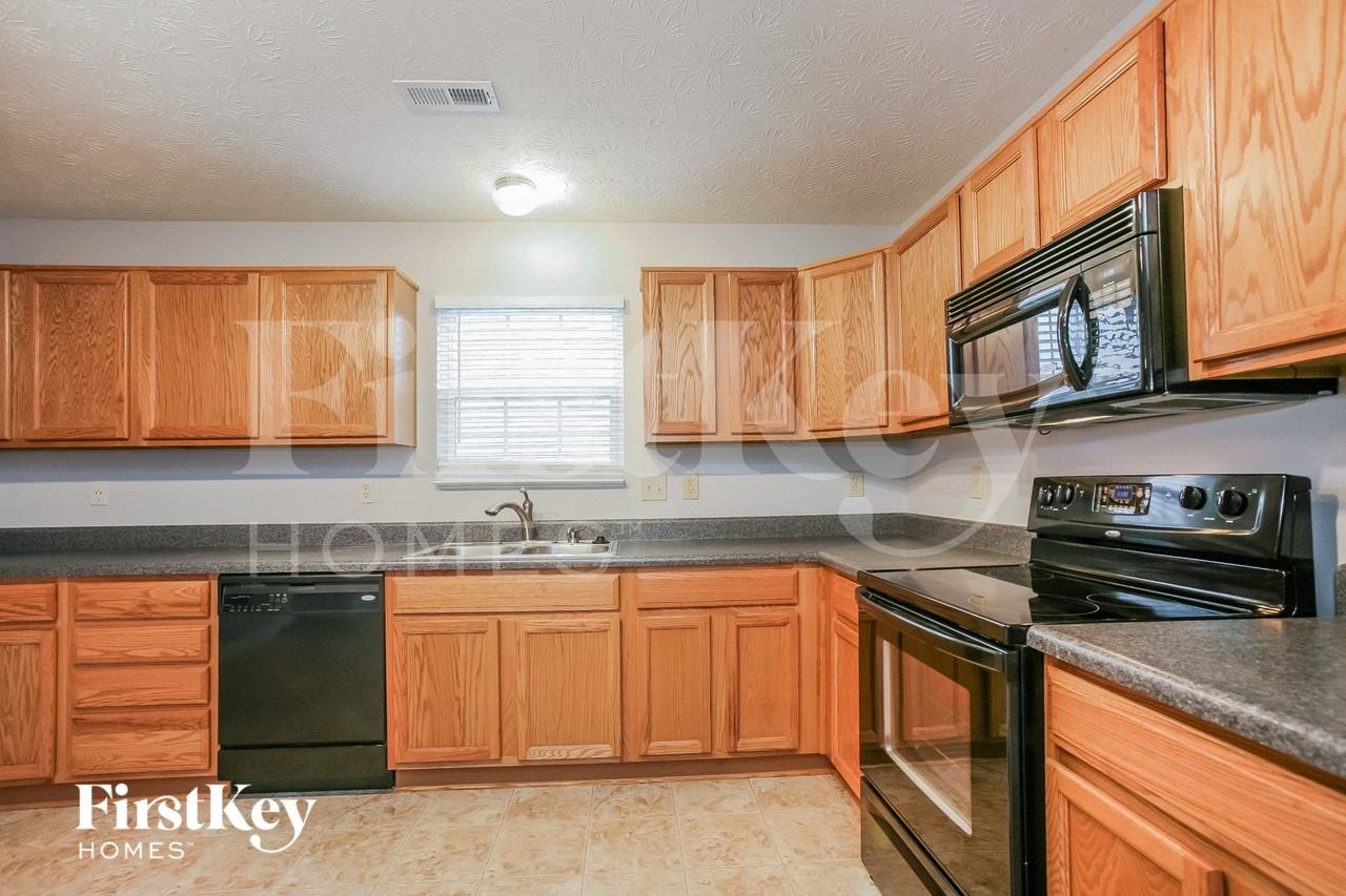 8460 Templederry Dr - Photo 6 of 15