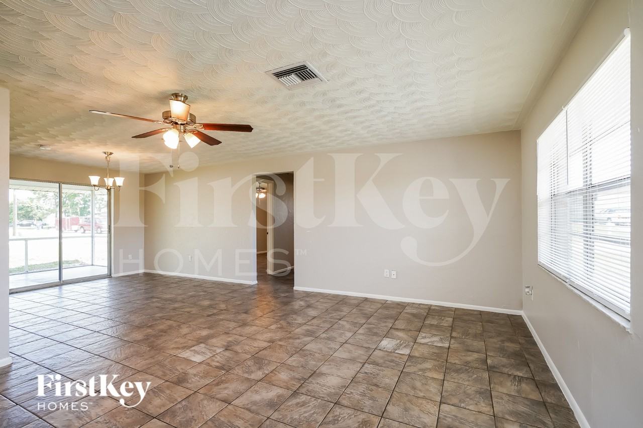 8185 Kings Bay Blvd - Photo 2 of 18