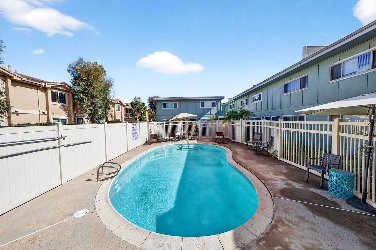 4231 Lowell St #2 - Photo 3 of 14