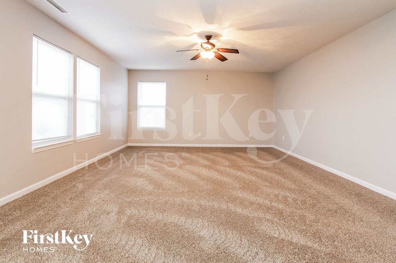 7651 Lara Lee Dr - Photo 2 of 15