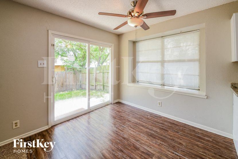 702 Dana Dr - Photo 3 of 15