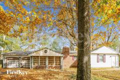 6925 Bloomfield Dr E - Photo 1 of 1