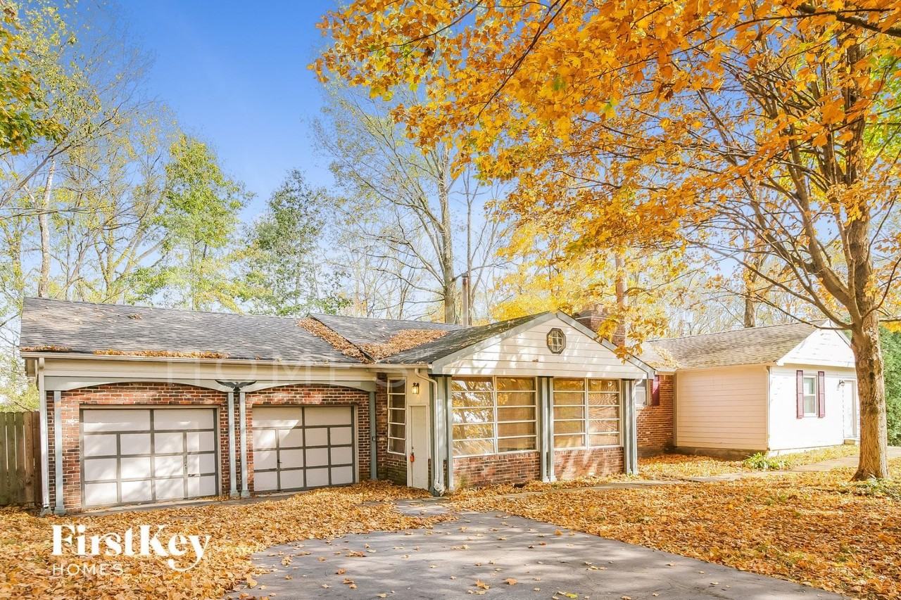 6925 Bloomfield Dr E - Photo 2 of 14