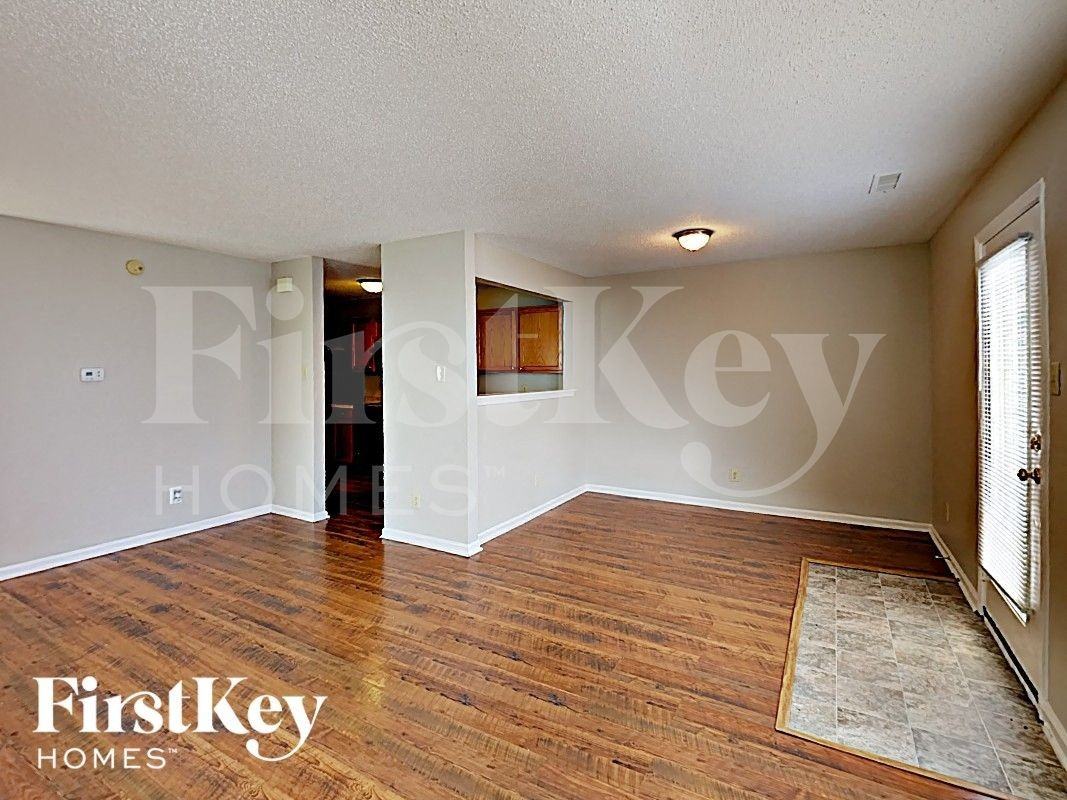 6646 Kinnerton Dr - Photo 6 of 17