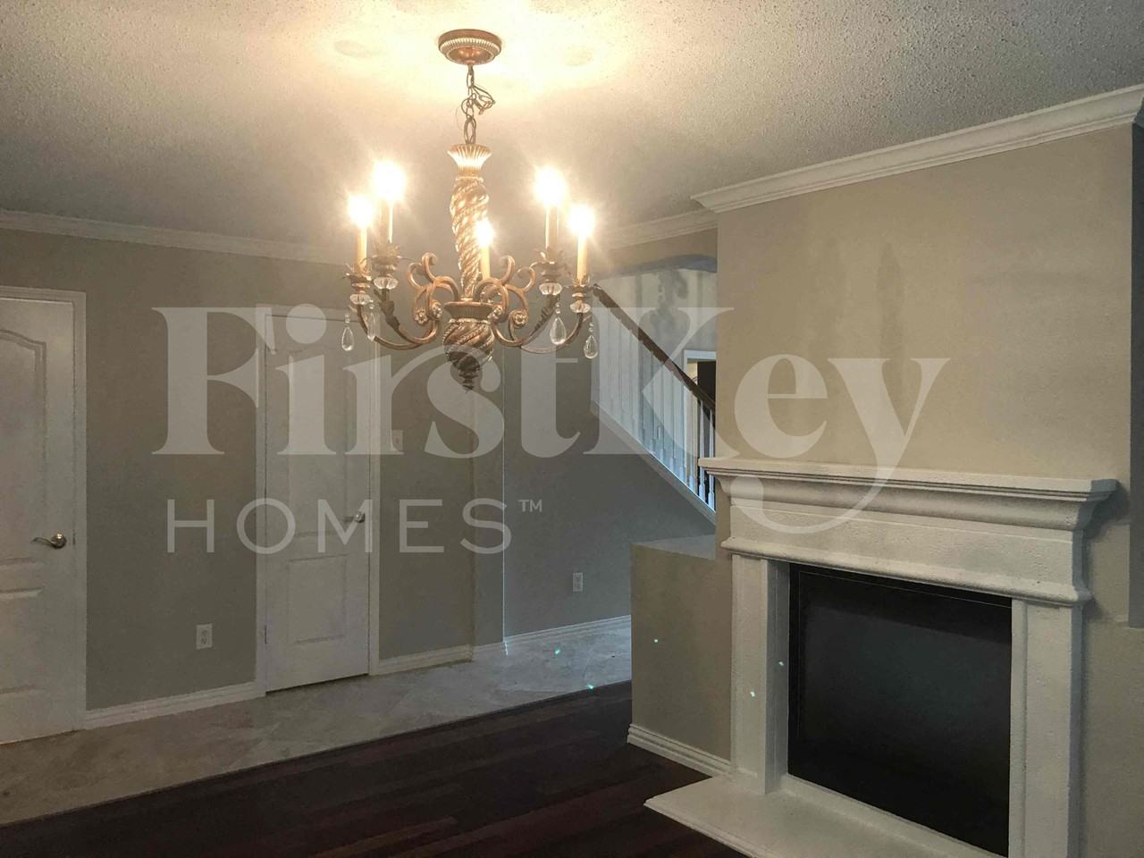 621 Stellaway Dr - Photo 7 of 33