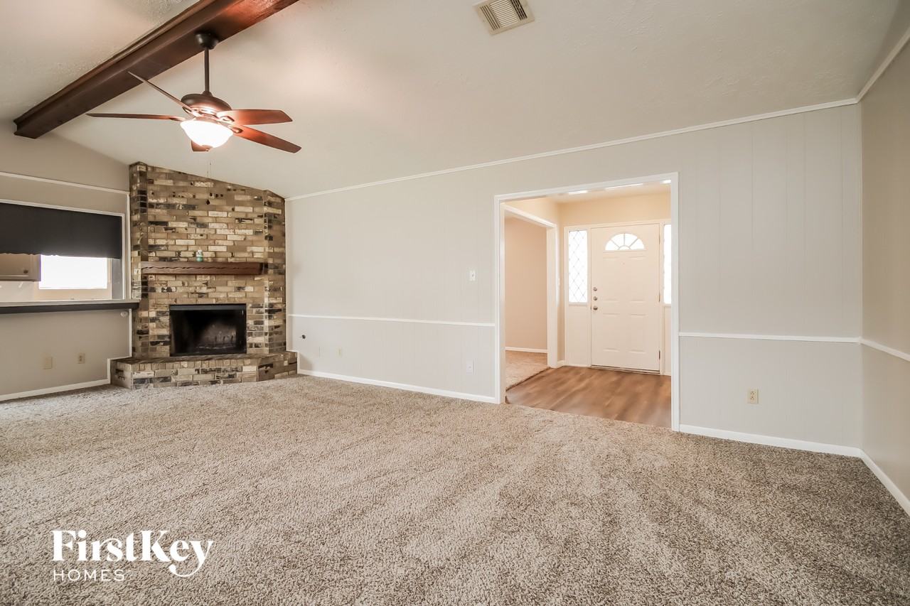 4515 Tuscarora St - Photo 2 of 15