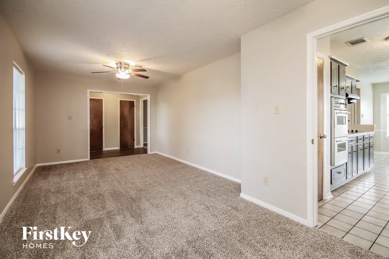 4515 Tuscarora St - Photo 6 of 15