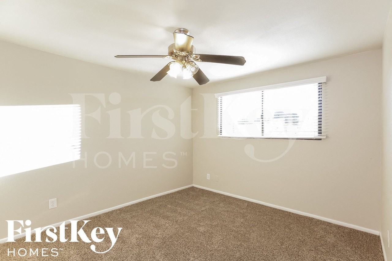 4501 S Forest Ave - Photo 7 of 15