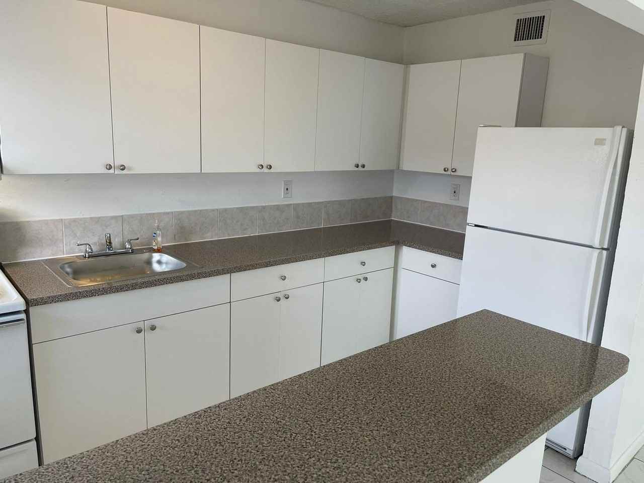 West Garden Villas - Photo 4 of 21