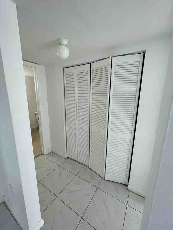 West Garden Villas - Photo 6 of 21