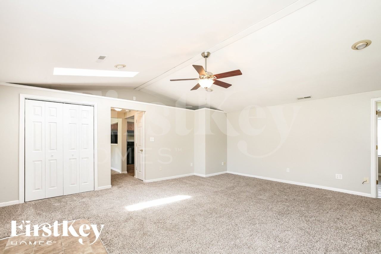 3312 S Parker Ave - Photo 5 of 18