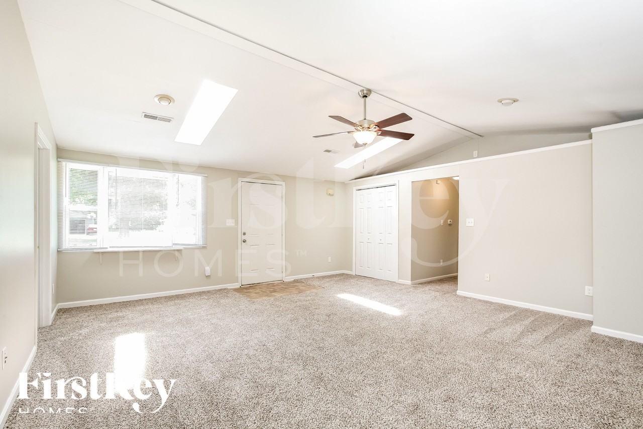 3312 S Parker Ave - Photo 7 of 18