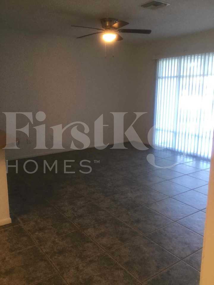 305 Ne Floresta Dr - Photo 4 of 31