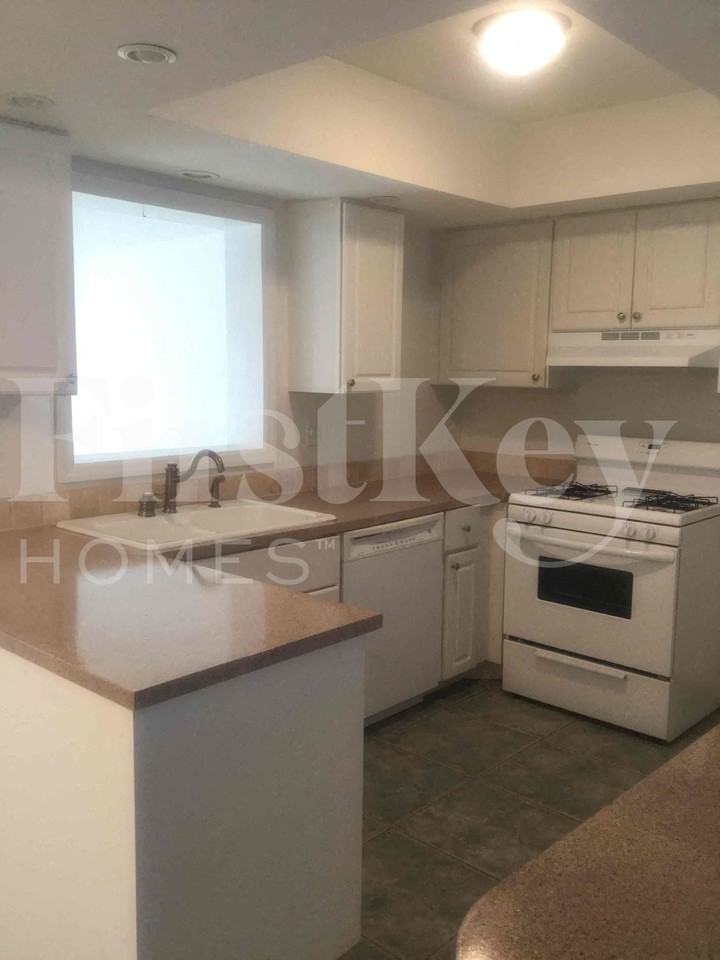 305 Ne Floresta Dr - Photo 5 of 31