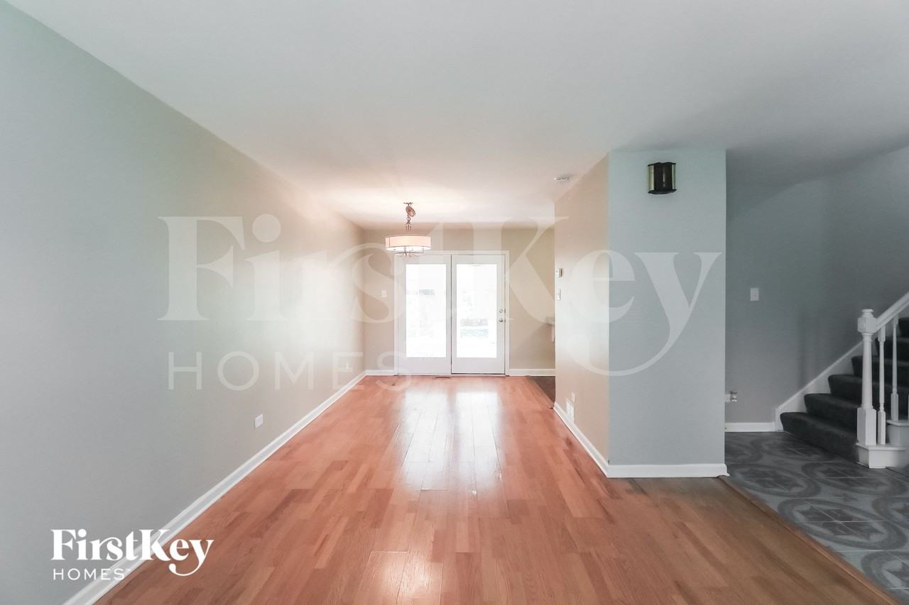 235 E Wrightwood Ave - Photo 3 of 15