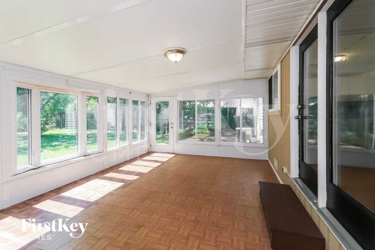 235 E Wrightwood Ave - Photo 7 of 15