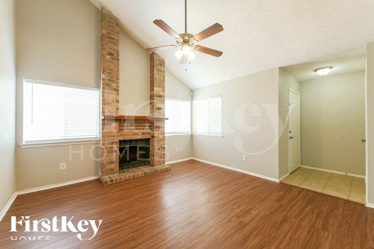 13630 Alon Ln - Photo 4 of 18