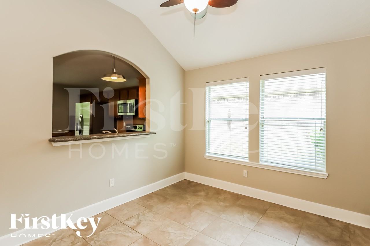 13029 Victoria Regina Dr - Photo 6 of 18