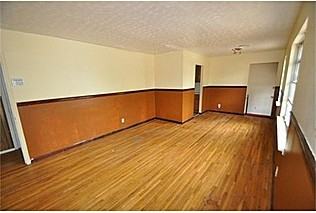 2437 Corning Ave - Photo 2 of 7