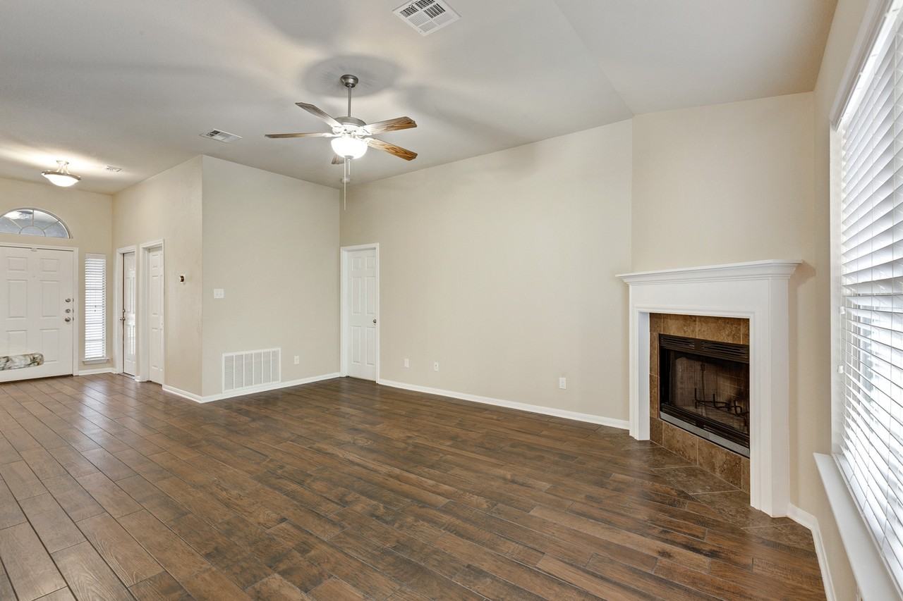 7916 Fieldstone Dr - Photo 7 of 20